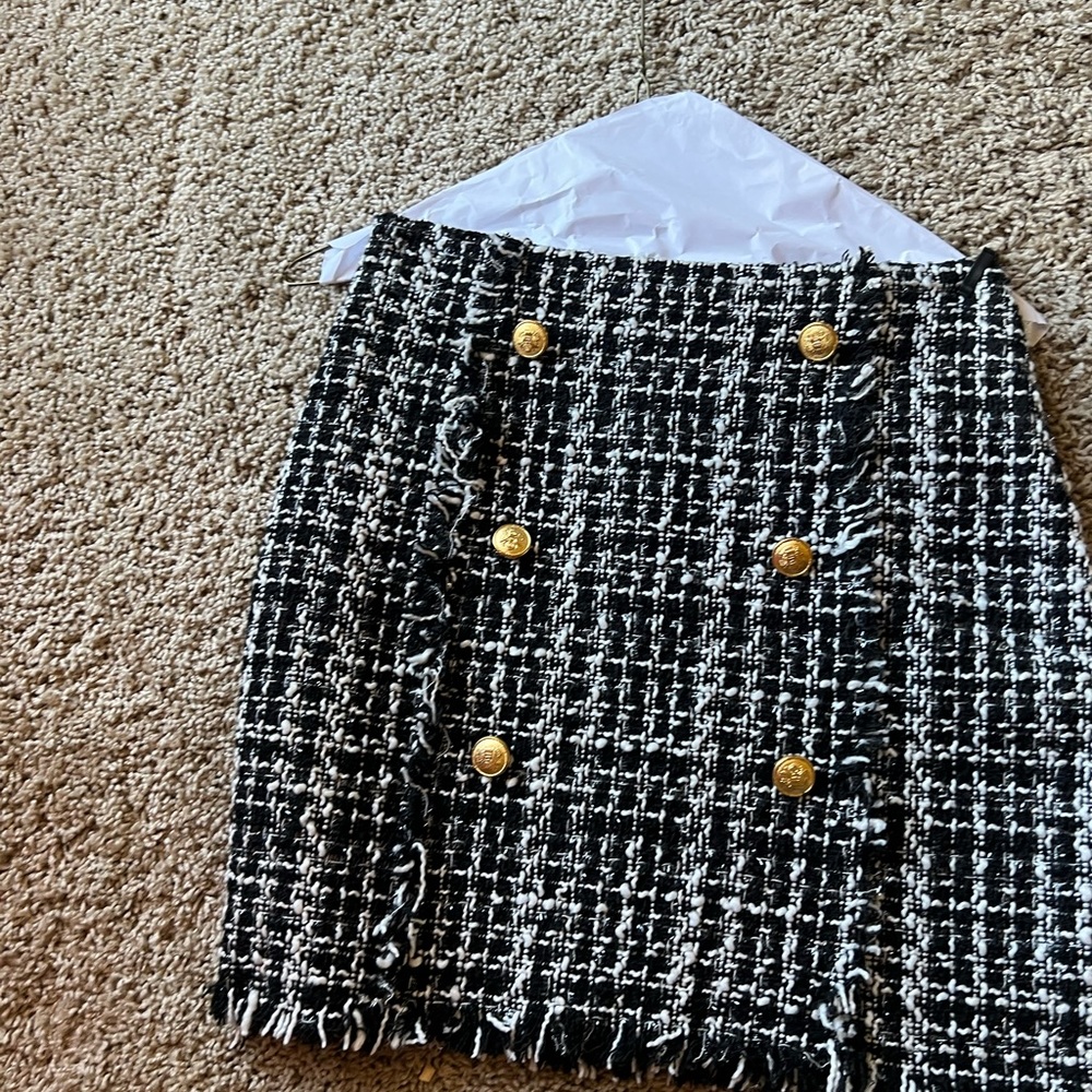 Black and White buttoned Skirt